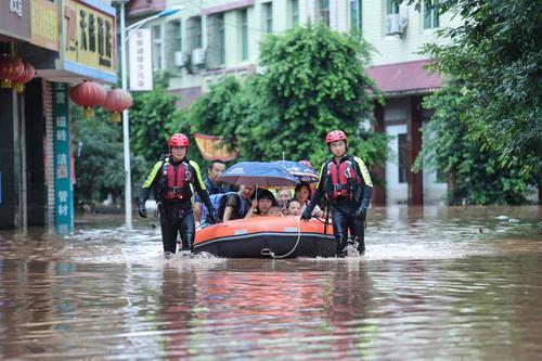 四川强降雨最新动态，暴雨来袭，全力以赴应对挑战